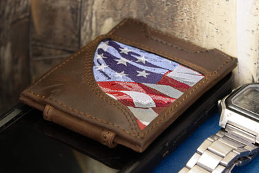 USA Flag Men's Magnetic Front Pocket Woven Patch Leather Wallet.