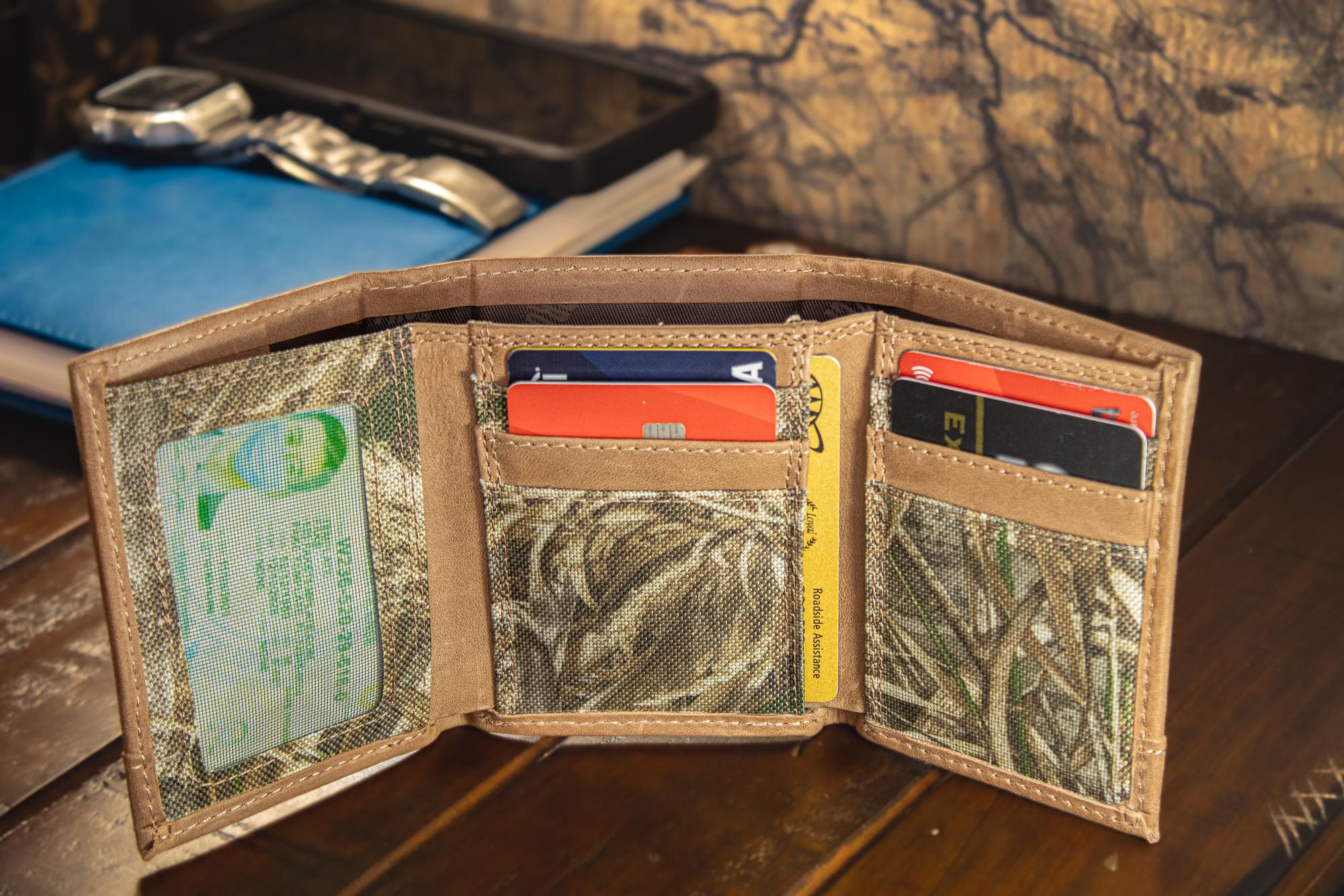 Arkansas Razorbacks Realtree Wallets. Bifold Pass-case. Classic Trifold. Tall Secretary. Realtree Max-5 Pattern. Leather Nylon Combo.
