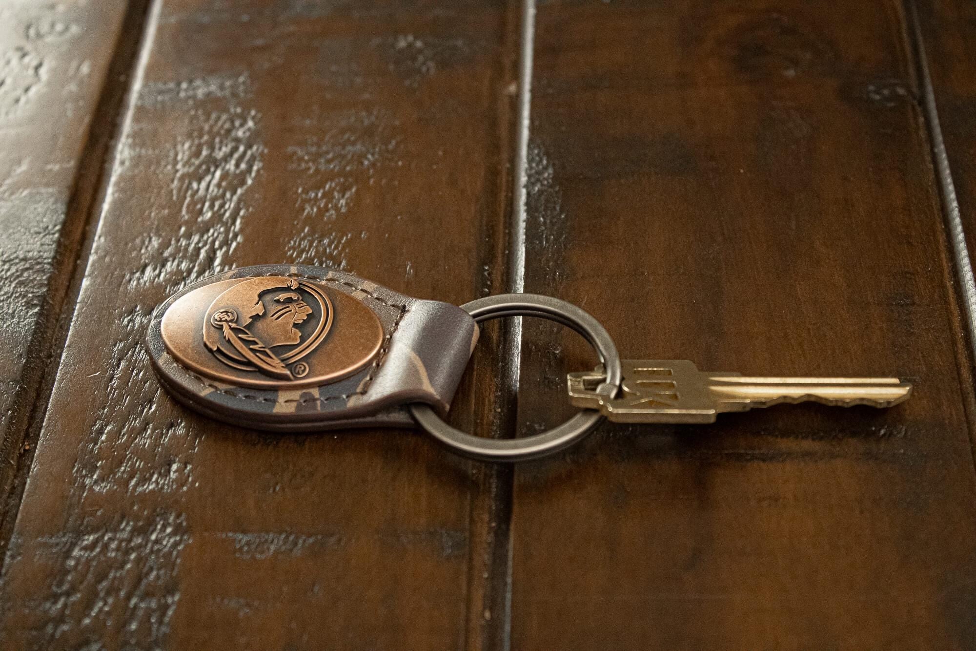 FSU Seminoles Oval Camo Leather Key Fob. Split Ring and Durable Stitching. Perfect Collegiate Key Chain Gift. Old School Camo Key Chain.