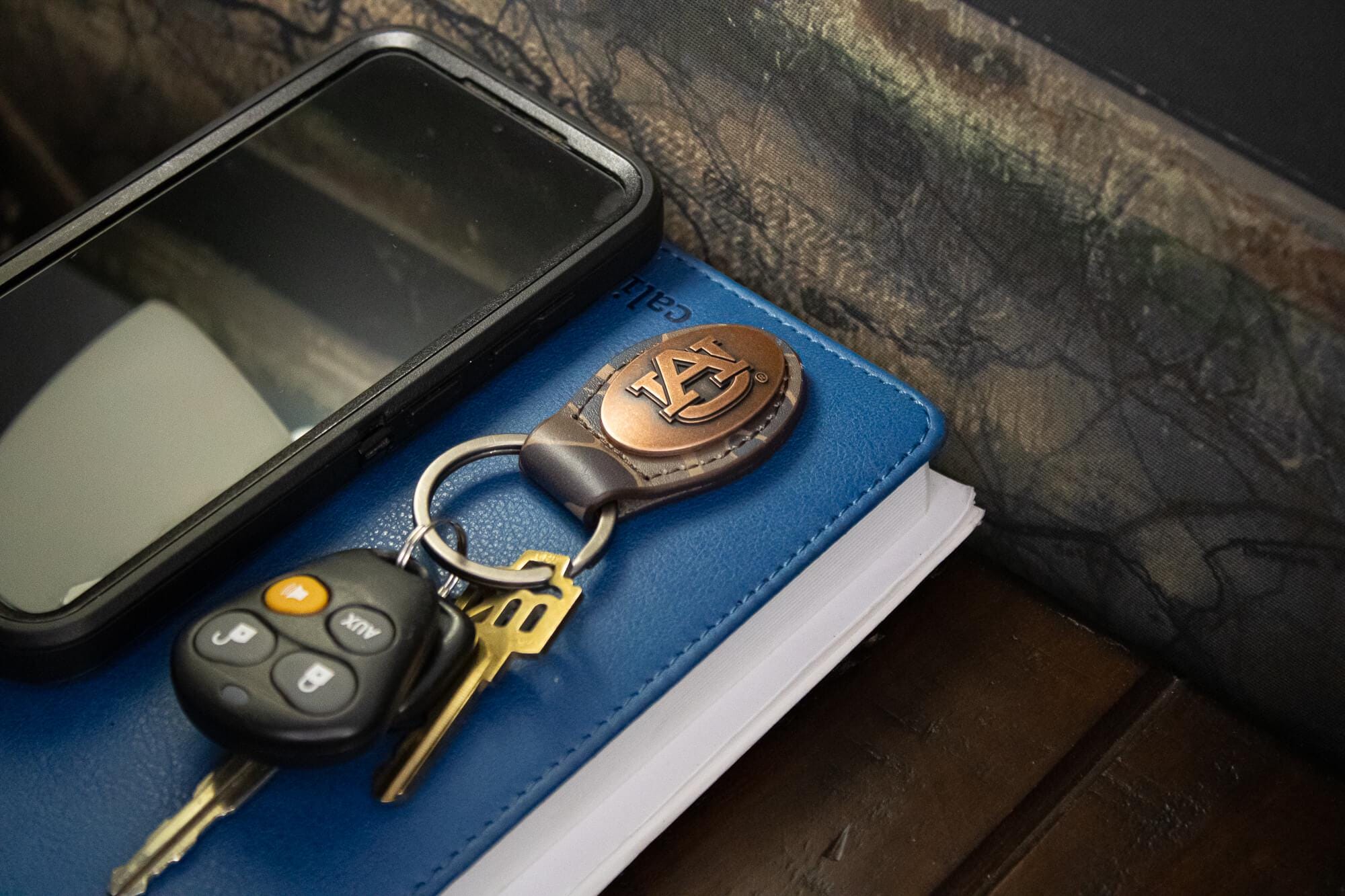 Auburn Tigers Oval Camo Leather Key Fob. Split Ring and Durable Stitching. Perfect Collegiate Key Chain Gift. Old School Camo Key Chain.