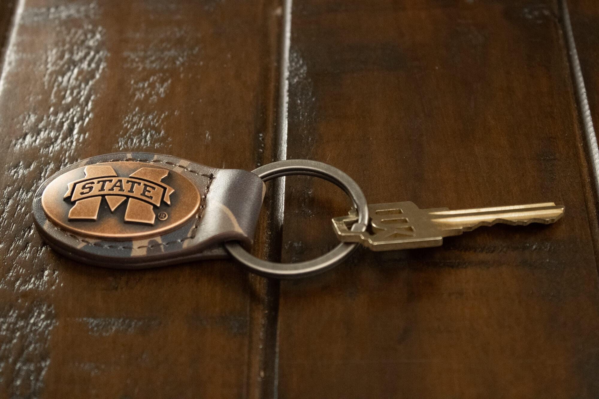 Mississippi State Bulldogs Oval Camo Leather Key Fob. Split Ring and Durable Stitching. Collegiate Key Chain Gift. Old School Camo Key Chain