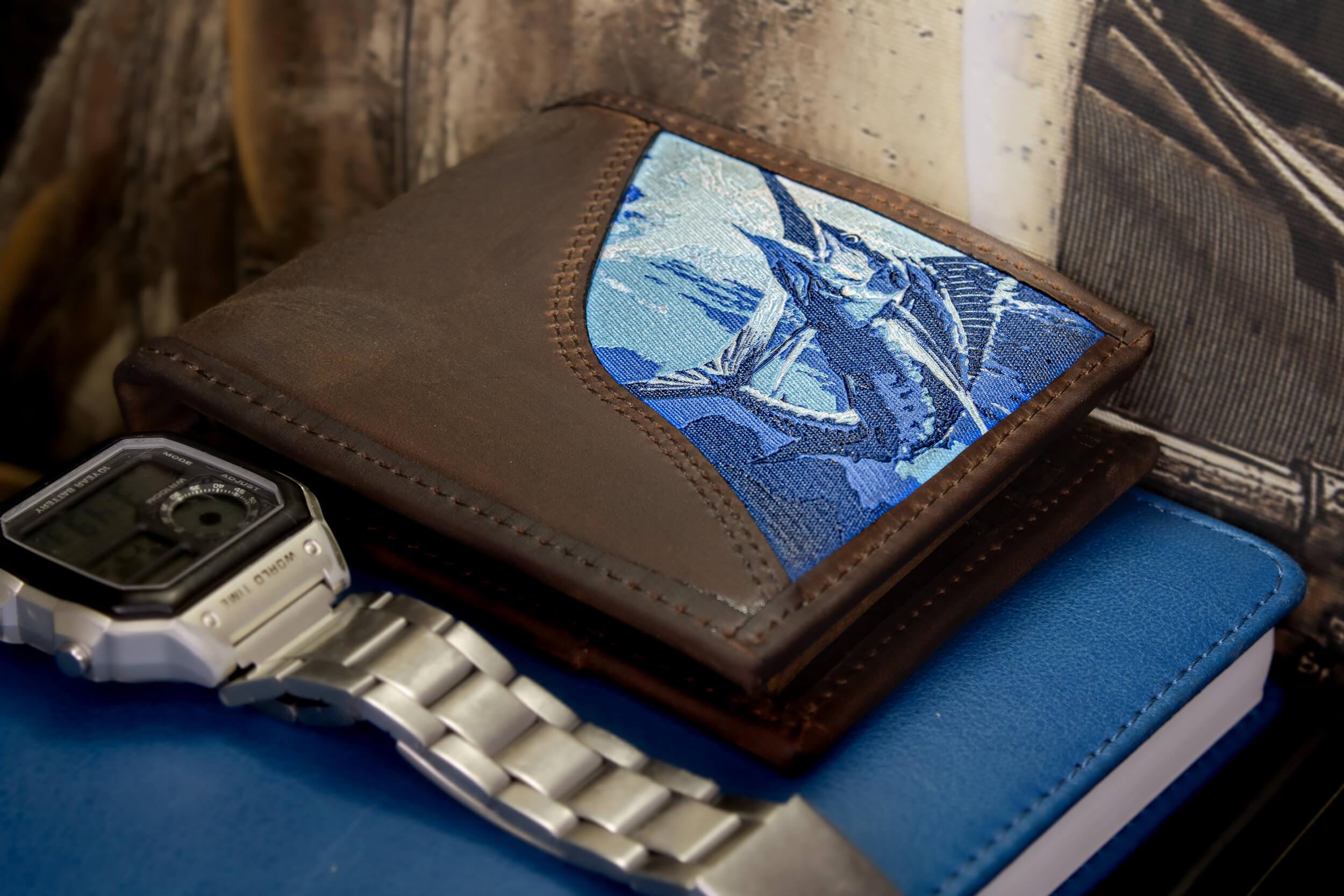 Marlin Men's Bifold Woven Patch Leather Wallet.
