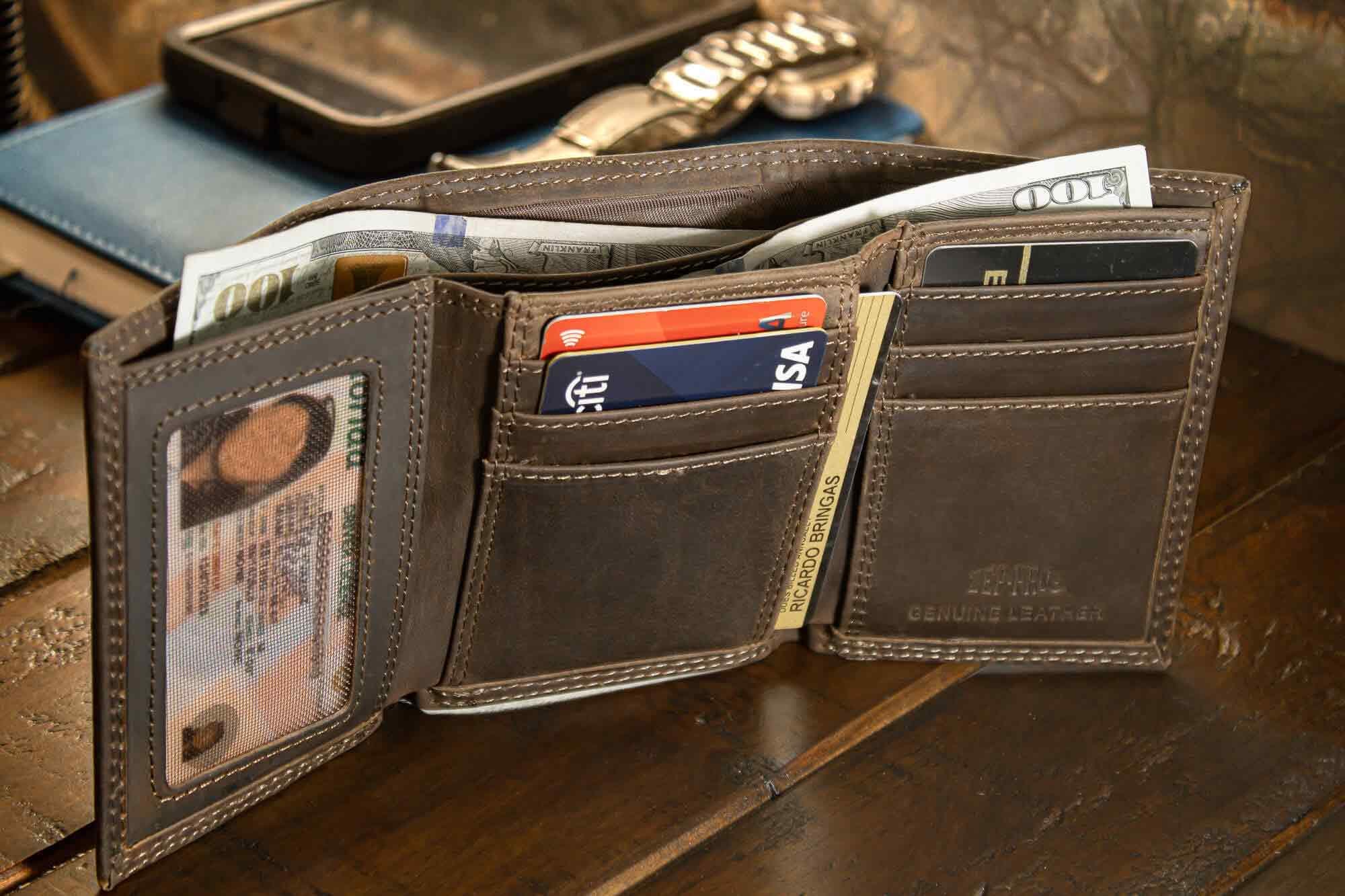 Marlin Men's Trifold Woven Patch Leather Wallet.